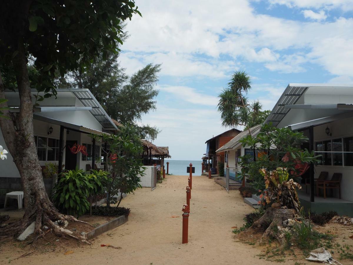 Bluesky Beach Bungalows Ko Lanta Eksteriør billede