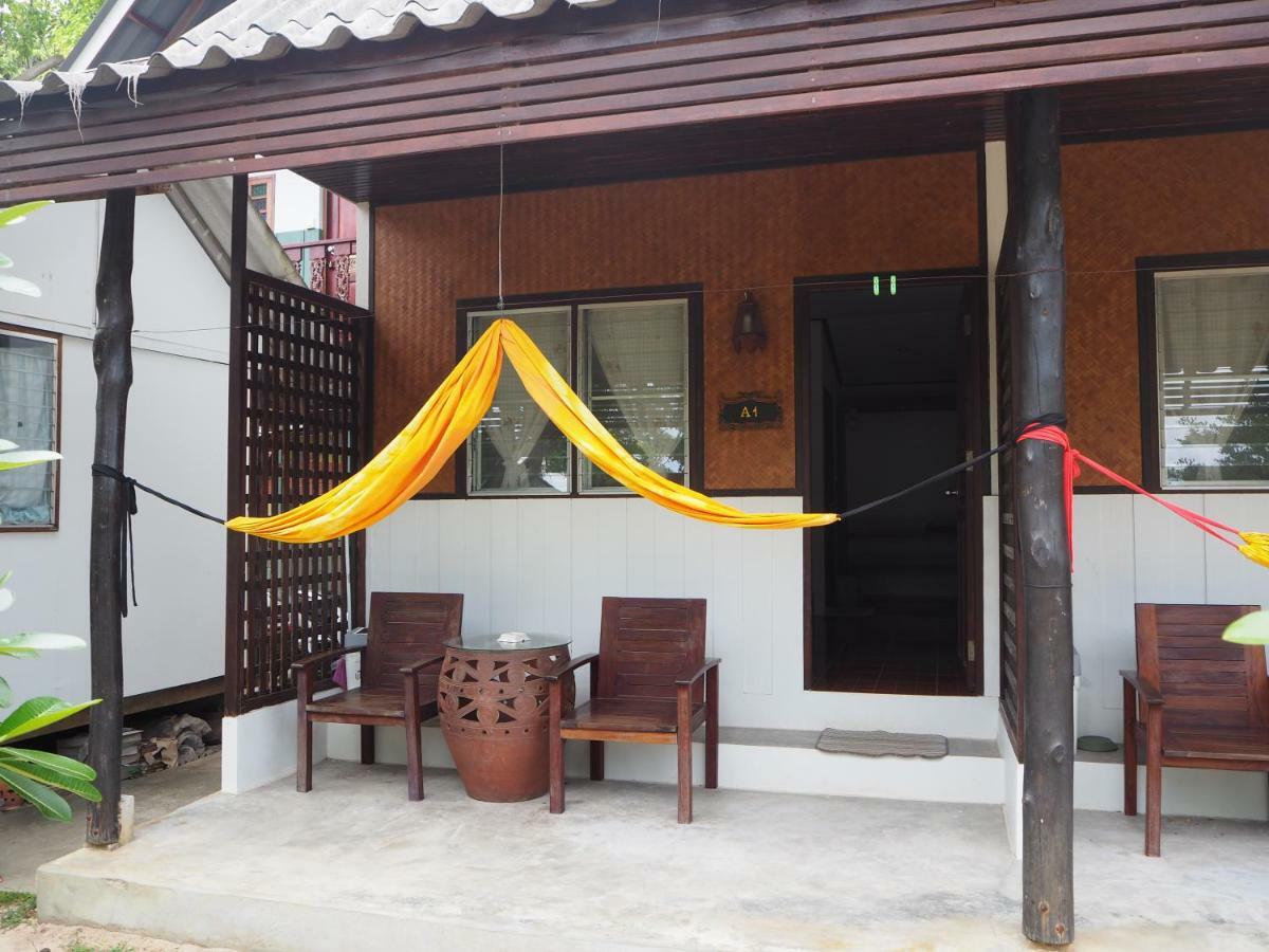 Bluesky Beach Bungalows Ko Lanta Eksteriør billede