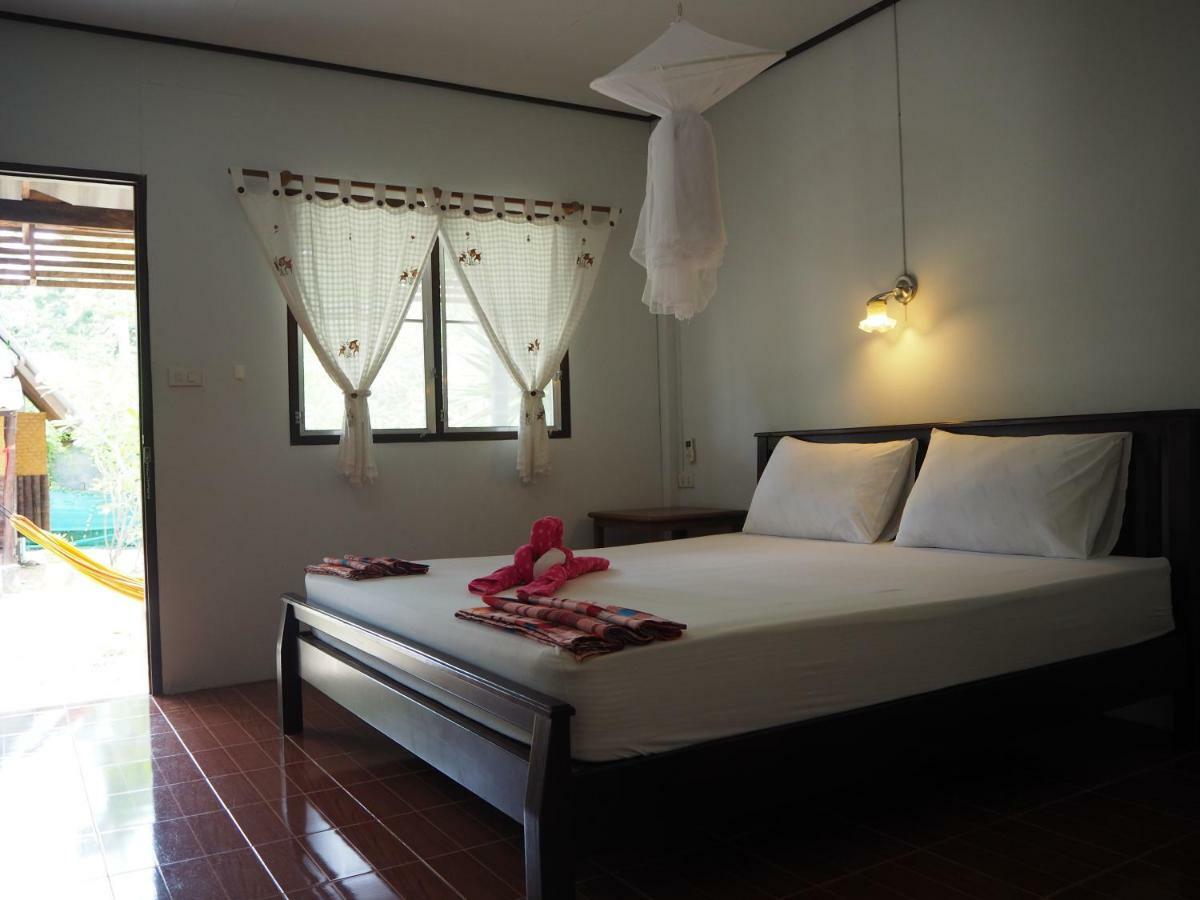 Bluesky Beach Bungalows Ko Lanta Eksteriør billede